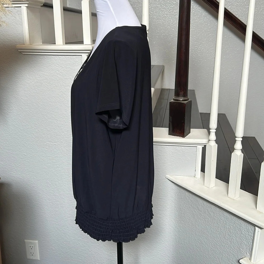Lane Bryant Navy Blue Floral Short Sleeve Top Size 14/16 - Picture 4 of 7